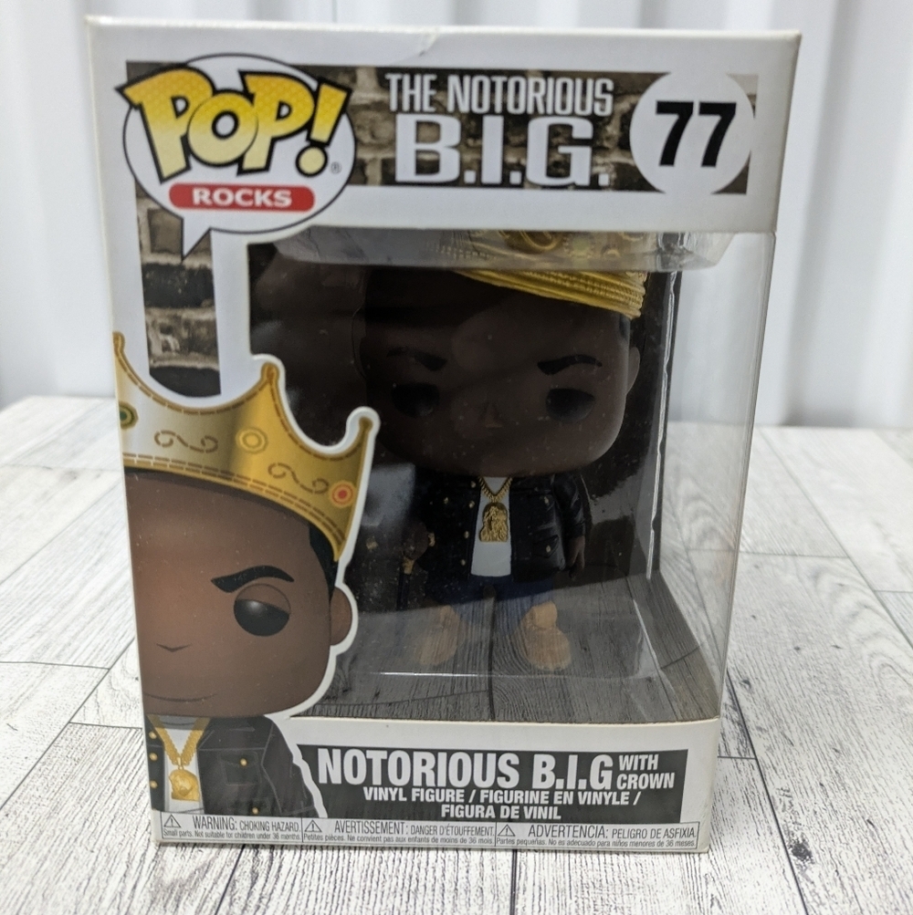 Funko Pop 77 Rocks Notorious B.I.G. with Gold Crown